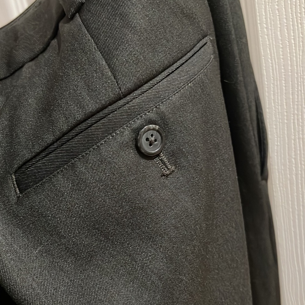 Van Heusen pleated dress pants 34x32 - Picture 3 of 3